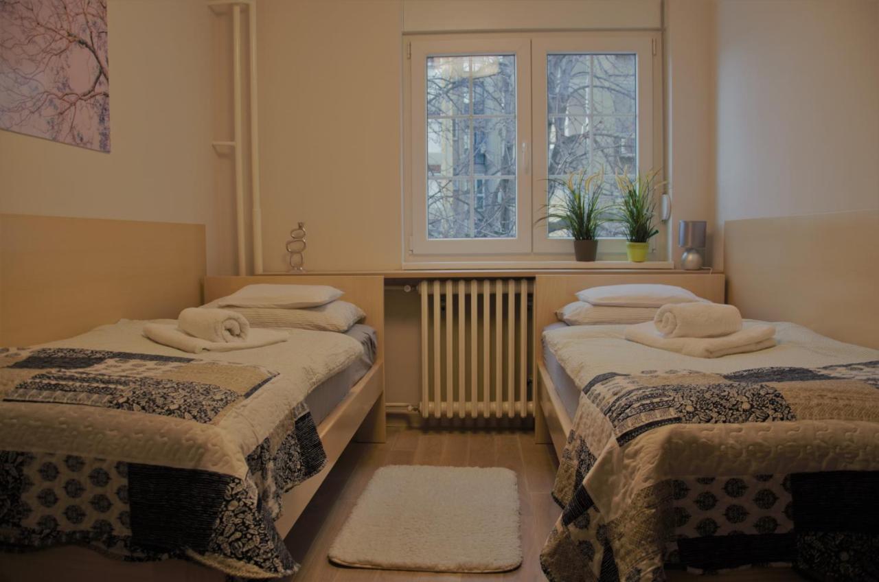 Spacious 2-Bedroom Apartment With Luxury Feel โนวีซาด ภายนอก รูปภาพ