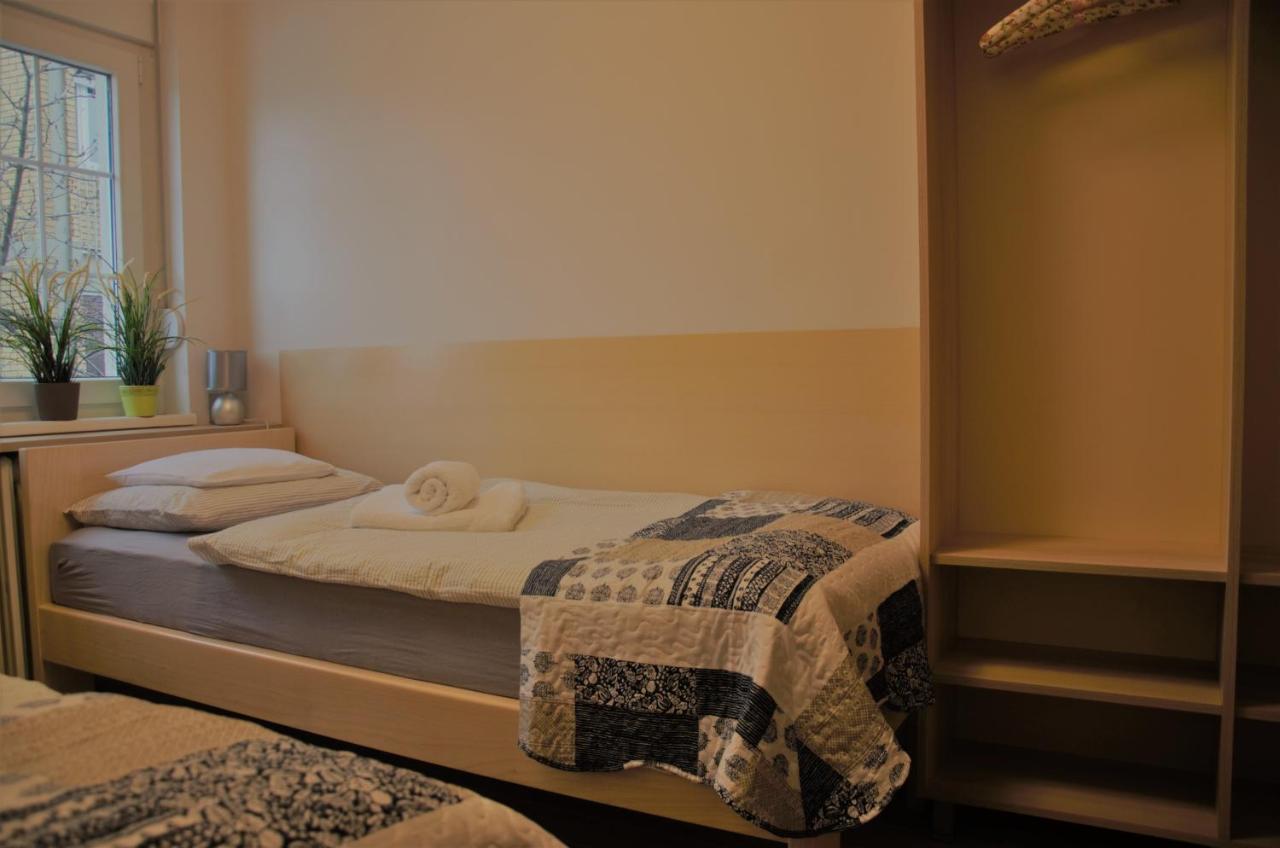 Spacious 2-Bedroom Apartment With Luxury Feel โนวีซาด ภายนอก รูปภาพ