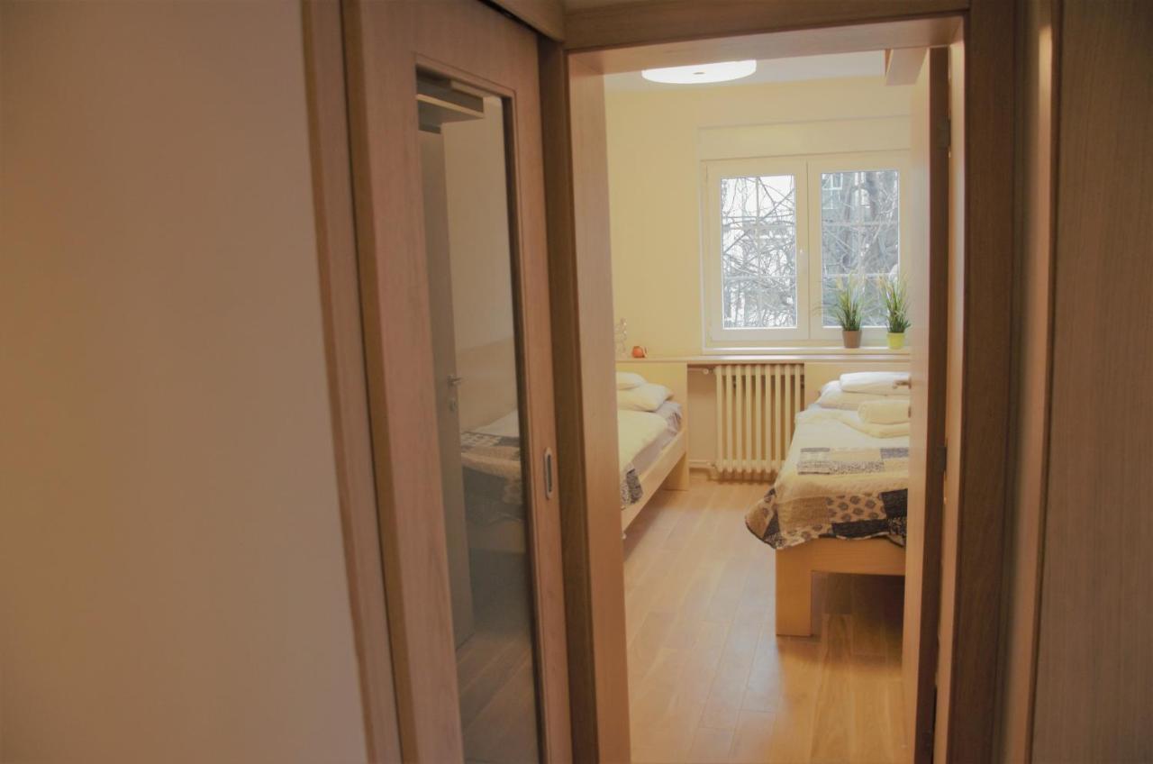 Spacious 2-Bedroom Apartment With Luxury Feel โนวีซาด ภายนอก รูปภาพ