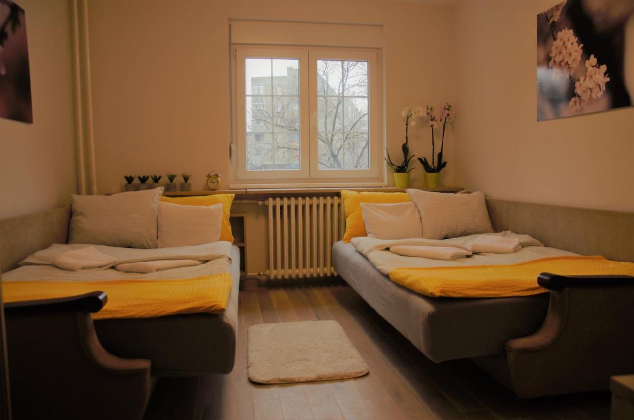 Spacious 2-Bedroom Apartment With Luxury Feel โนวีซาด ภายนอก รูปภาพ