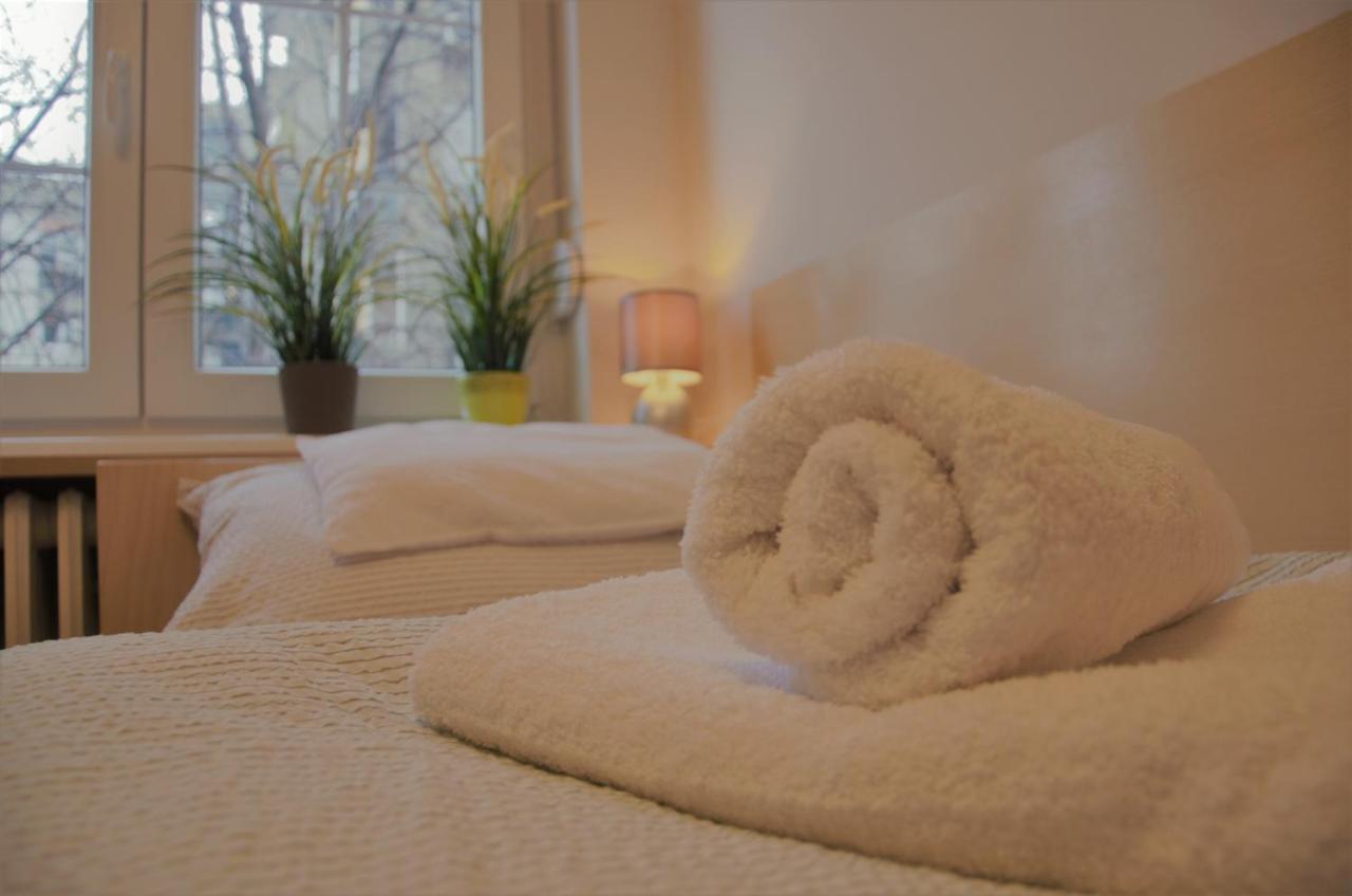 Spacious 2-Bedroom Apartment With Luxury Feel โนวีซาด ภายนอก รูปภาพ